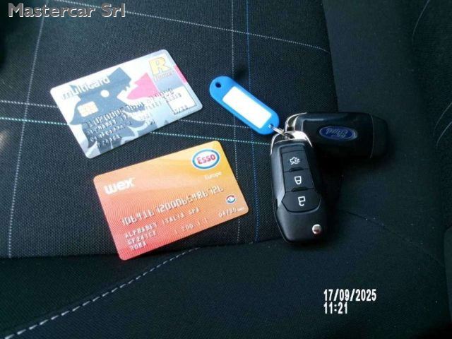 FORD Fiesta usata, con Autoradio