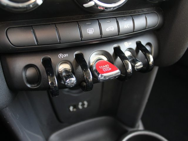 MINI One usata, con Bluetooth