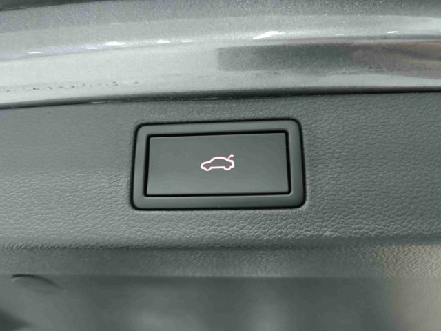 SKODA Kamiq usata, con Specchietti laterali elettrici