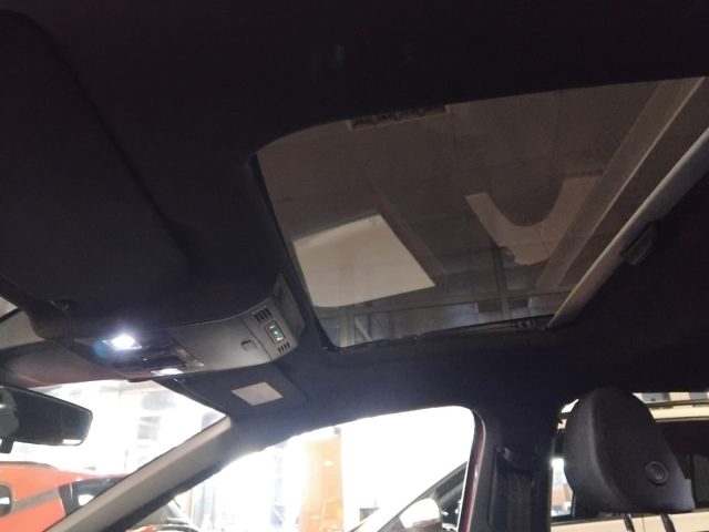 VOLKSWAGEN Taigo usata, con Airbag testa