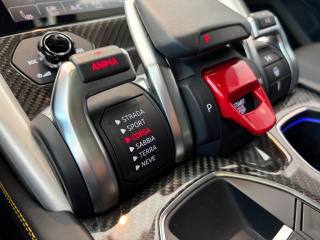 LAMBORGHINI Urus usata, con Fari LED
