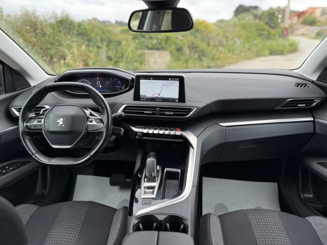 PEUGEOT 3008 usata, con USB