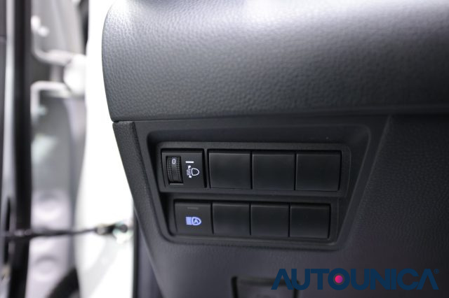 TOYOTA Yaris usata, con Volante multifunzione
