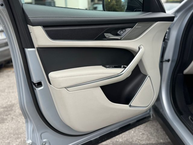 JAGUAR F-Pace usata, con Sistema di navigazione