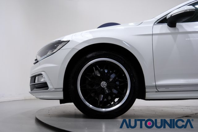 VOLKSWAGEN Passat Variant usata, con Controllo automatico clima
