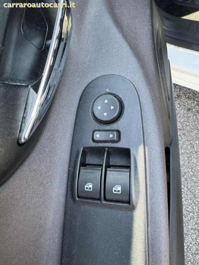 LANCIA Ypsilon usata, con Servosterzo