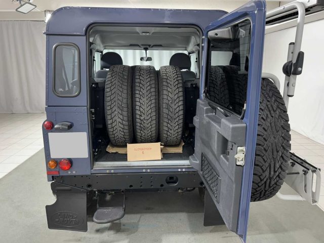 LAND ROVER Defender usata 13