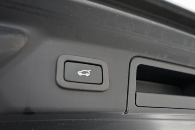 LAND ROVER Range Rover Velar usata 38