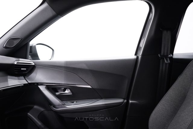 PEUGEOT 2008 usata, con Fari LED