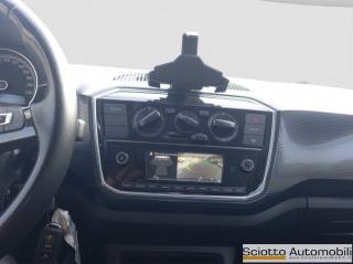 VOLKSWAGEN up! usata, con Sensori di parcheggio posteriori