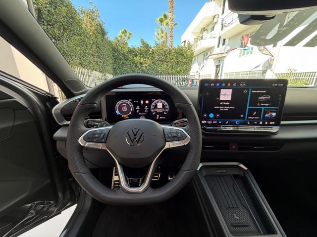 VOLKSWAGEN T-Roc usata, con MP3