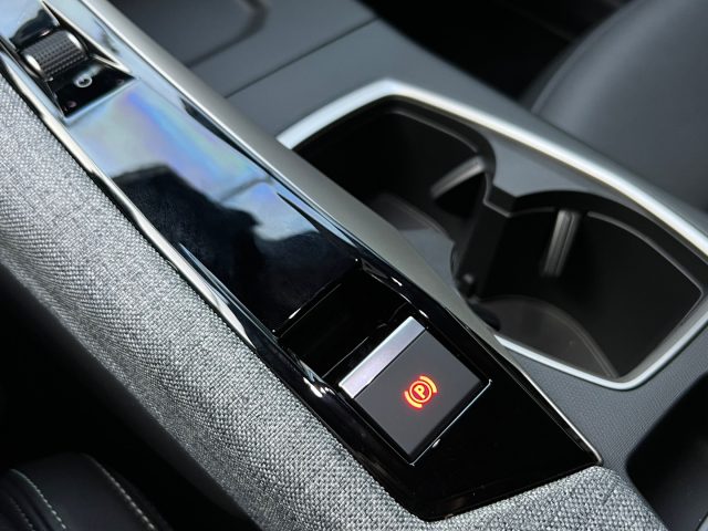 PEUGEOT 3008 usata, con Isofix