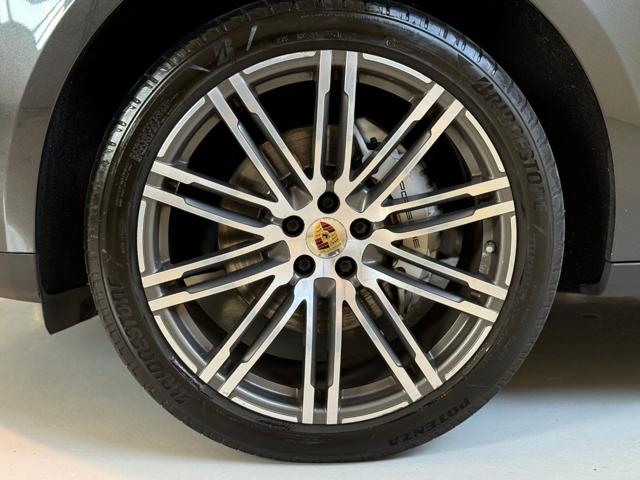 PORSCHE Macan usata, con Fendinebbia