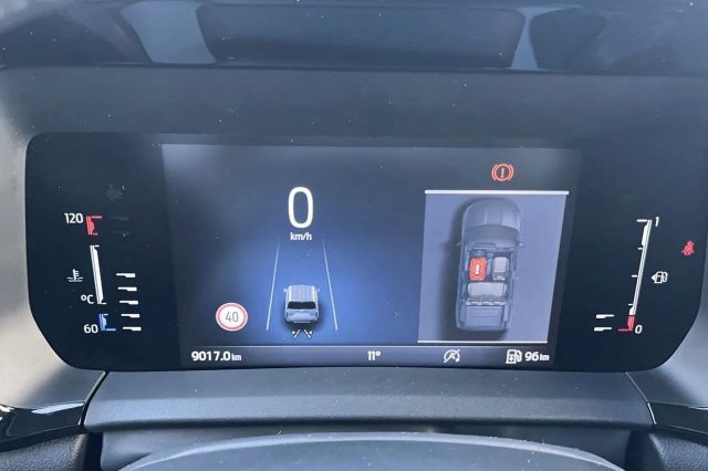 FORD Tourneo Courier usata, con Volante in pelle