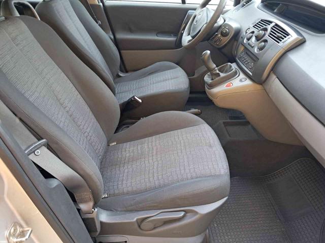 RENAULT Scenic usata 17