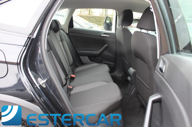 VOLKSWAGEN Taigo usata, con Autoradio