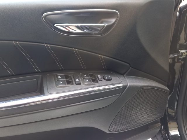 LANCIA Delta usata, con Controllo automatico clima