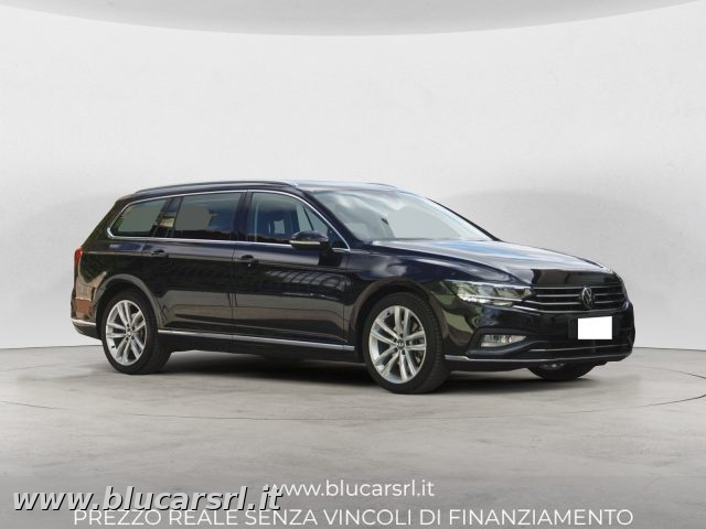 VOLKSWAGEN Passat usata 1
