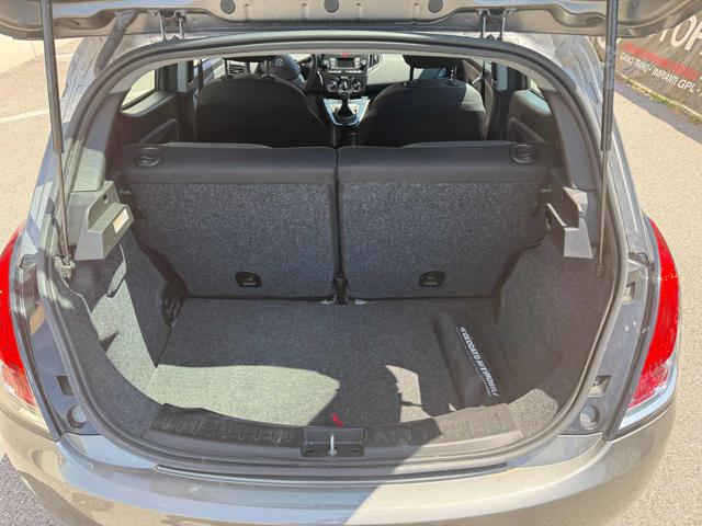 LANCIA Ypsilon usata, con Sedile posteriore sdoppiato
