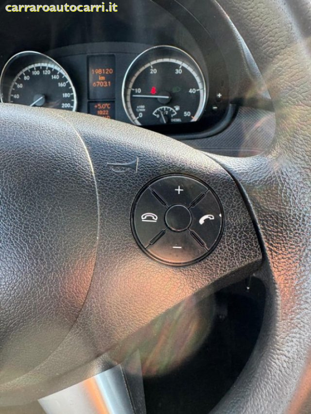 MERCEDES-BENZ Vito usata, con USB