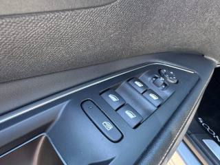 PEUGEOT 5008 usata, con Fari Xenon