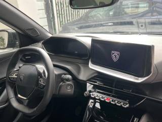 PEUGEOT 2008 usata, con Controllo automatico clima