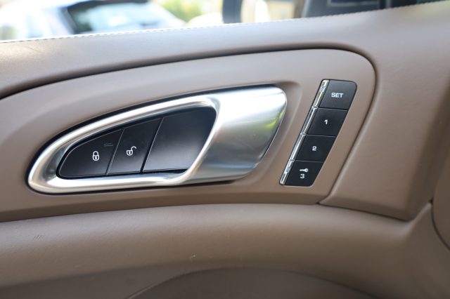 PORSCHE Cayenne usata, con Fari bi-xeno