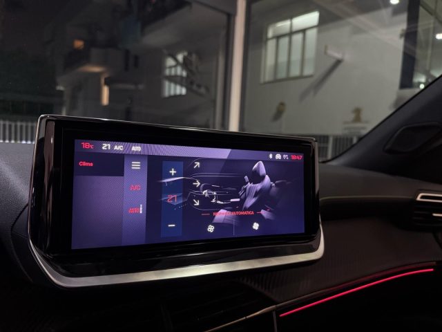 PEUGEOT 2008 usata, con Volante in pelle