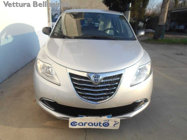 LANCIA Ypsilon usata, con Autoradio