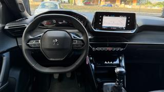 PEUGEOT 2008 usata, con Sistema di navigazione