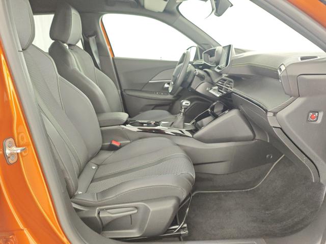 PEUGEOT 2008 usata, con Volante multifunzione