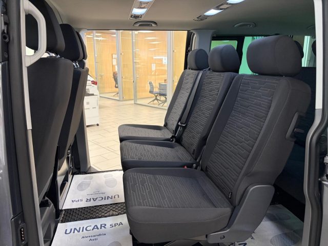 VOLKSWAGEN Caravelle usata, con Luci diurne LED