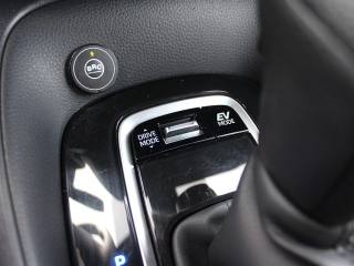 TOYOTA Corolla usata, con Bluetooth