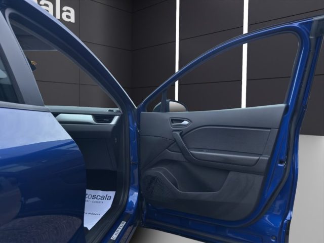 RENAULT Captur usata, con Bracciolo