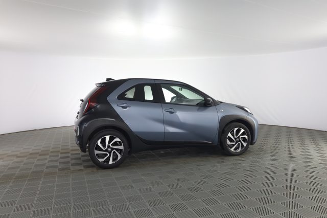 TOYOTA Aygo X usata 2