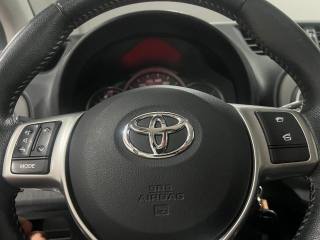TOYOTA Yaris usata, con Cerchi in lega