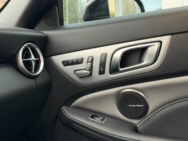 MERCEDES-BENZ SLC 300 usata, con Luci diurne LED