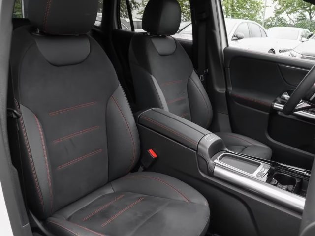 MERCEDES-BENZ GLA 180 usata, con Cerchi in lega