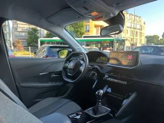 PEUGEOT 208 usata, con Sedile posteriore sdoppiato