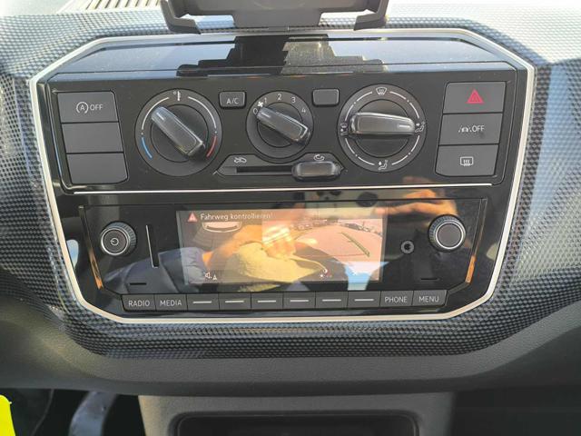 VOLKSWAGEN up! usata, con Park Distance Control