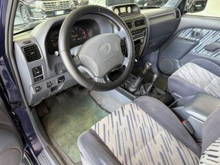 TOYOTA Land Cruiser usata 21