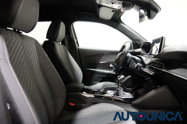PEUGEOT 2008 usata, con Controllo automatico clima