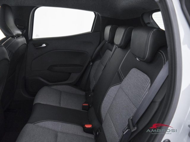 RENAULT Clio usata 9