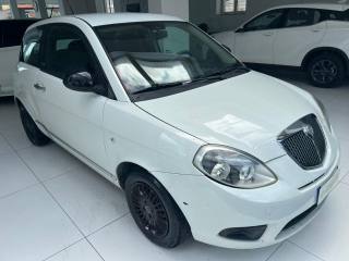 LANCIA Ypsilon usata, con Autoradio