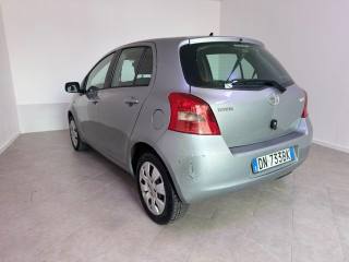 TOYOTA Yaris usata 7