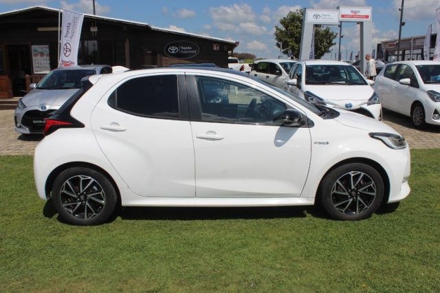 TOYOTA Yaris usata, con Bracciolo