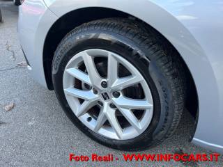 SEAT Leon usata, con Autoradio digitale