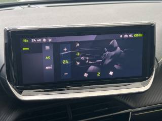 PEUGEOT 2008 usata, con Sistema di navigazione