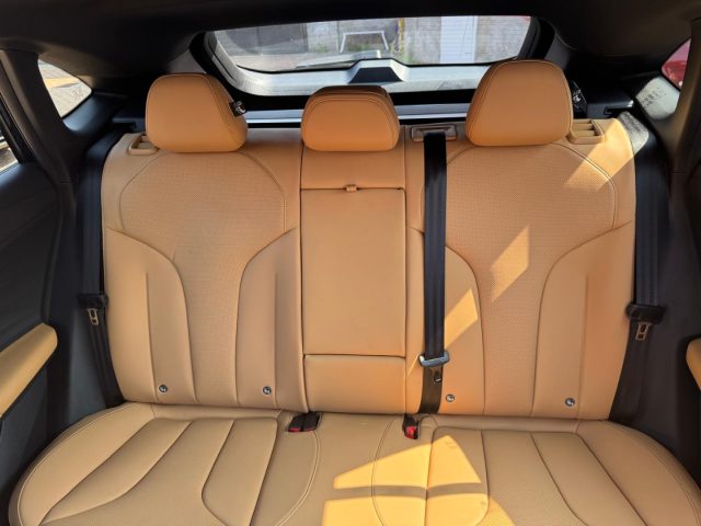 MG HS usata, con Controllo automatico clima