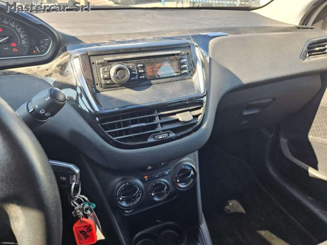 PEUGEOT 208 usata, con Isofix